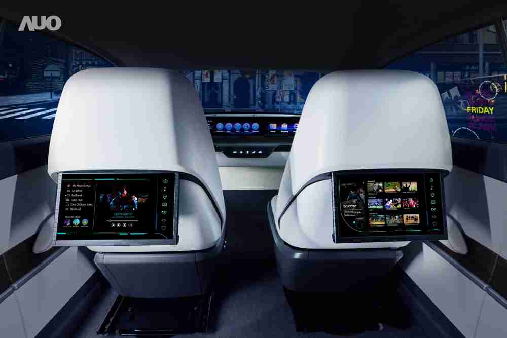 至成国际新一代Smart Cockpit 2024，，，，以Micro LED先进显示技术优势，，，，创建〝可卷式后座娱乐显示器〞，，，，仅在互动时才显示出所需画面及信息，，扩充更丰富的娱乐和交互信息服务，，，获国际奖项荣耀